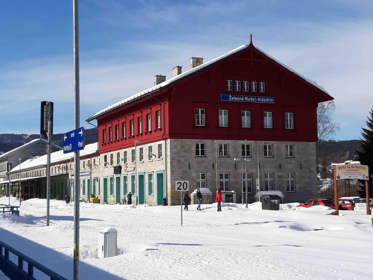 Dopravna Alzbetin Aparthotel Železná Ruda Eksteriør bilde