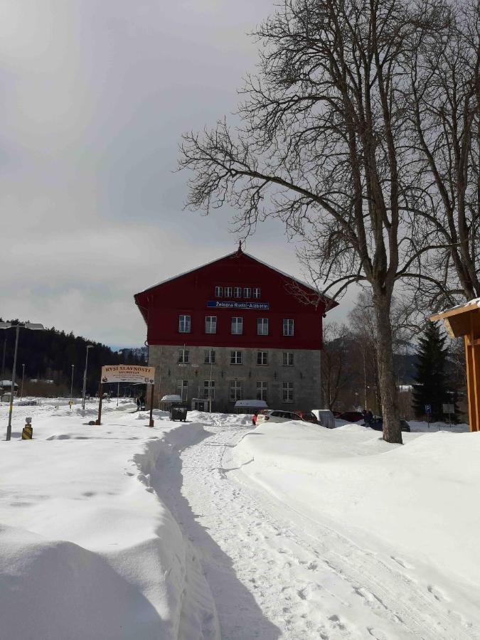 Dopravna Alzbetin Aparthotel Železná Ruda Eksteriør bilde