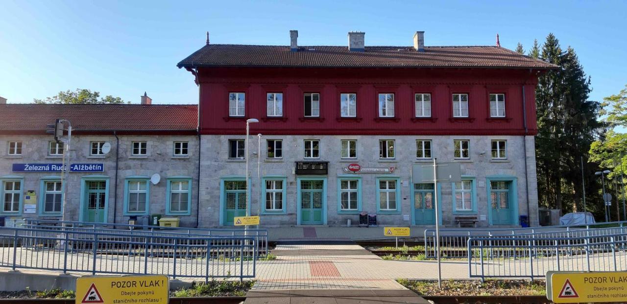 Dopravna Alzbetin Aparthotel Železná Ruda Eksteriør bilde